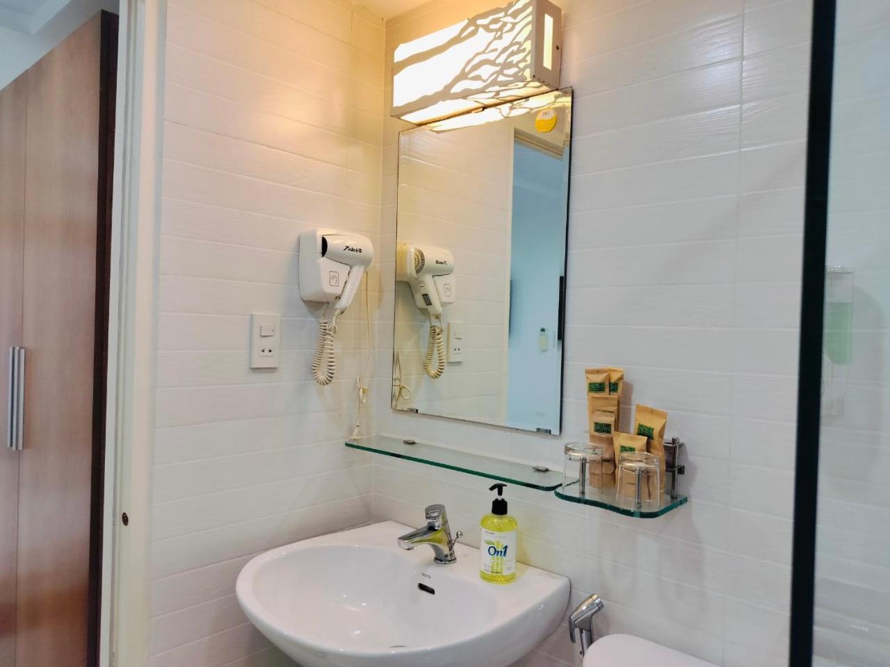 Adventure Hotel โฮจิมินห์ซิตี้ ภายนอก รูปภาพ