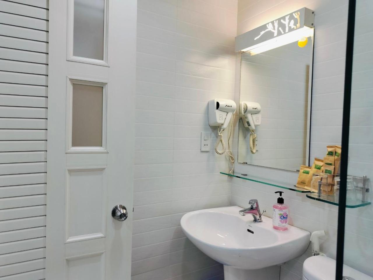 Adventure Hotel โฮจิมินห์ซิตี้ ภายนอก รูปภาพ